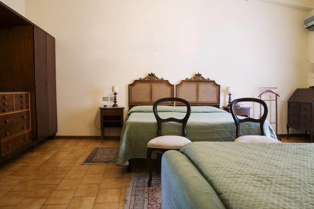 Hotel Villa Le Rondini フィレンツェ 部屋 写真