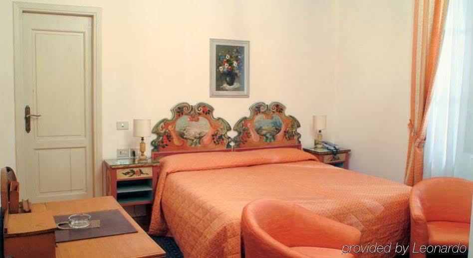Hotel Villa Le Rondini フィレンツェ 部屋 写真